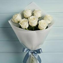 Букет 7 Белых роз Эдлесс Лав в Алабино
