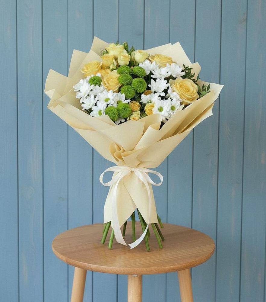 Букет Луч солнца в Алабино Букет цветов из: Хризантемы и Розы в Алабино