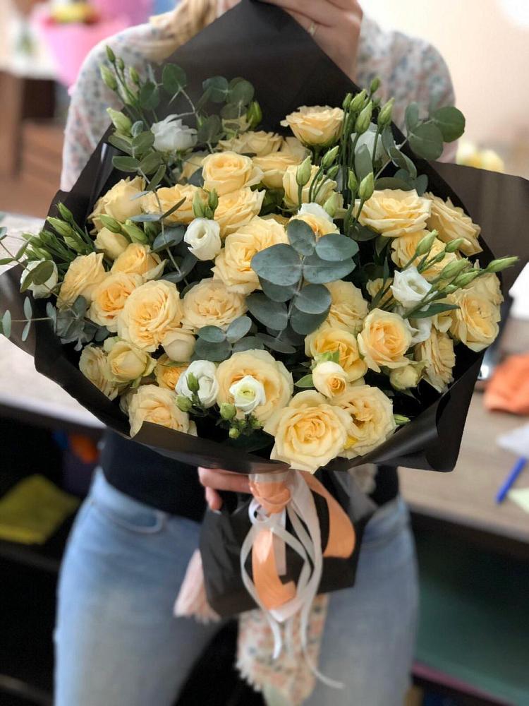 Букет цветов из: Розы и Лизиантусы в Алабино