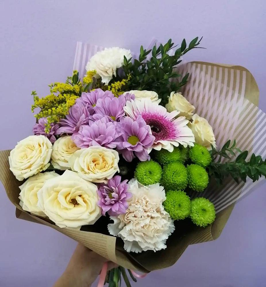 Букет магия в Алабино Букет цветов из: Хризантемы, Розы, Гвоздики и Герберы в Алабино